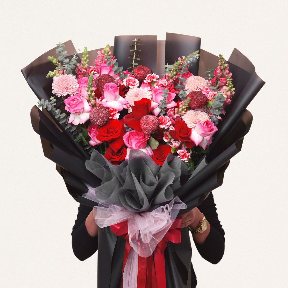 Buket Bunga Premium Warna Pink & Merah Jakarta | Three Bouquets